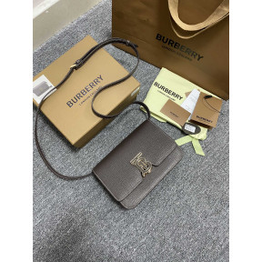 버버리 TB 크로스 버클백
