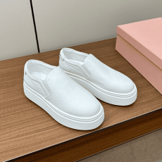 미우미우 뒷 로고 스니커즈 굽 4.5cm
